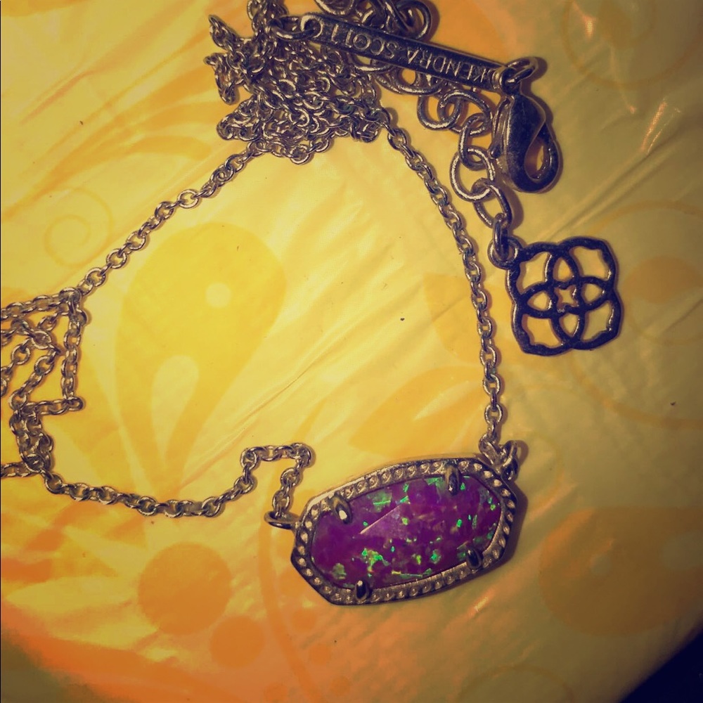 Kendra Scott necklace